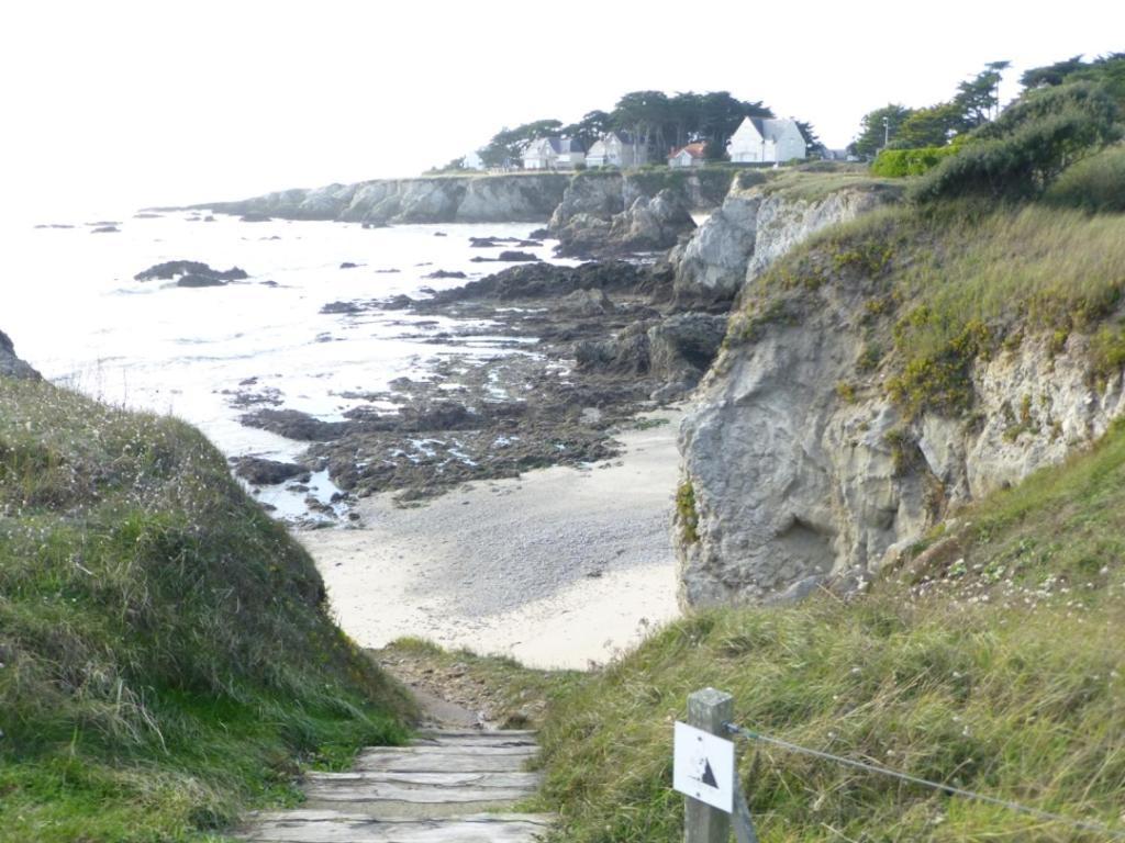 Maison Proche Plage Terrain De Tennis Ле Пулиген Екстериор снимка